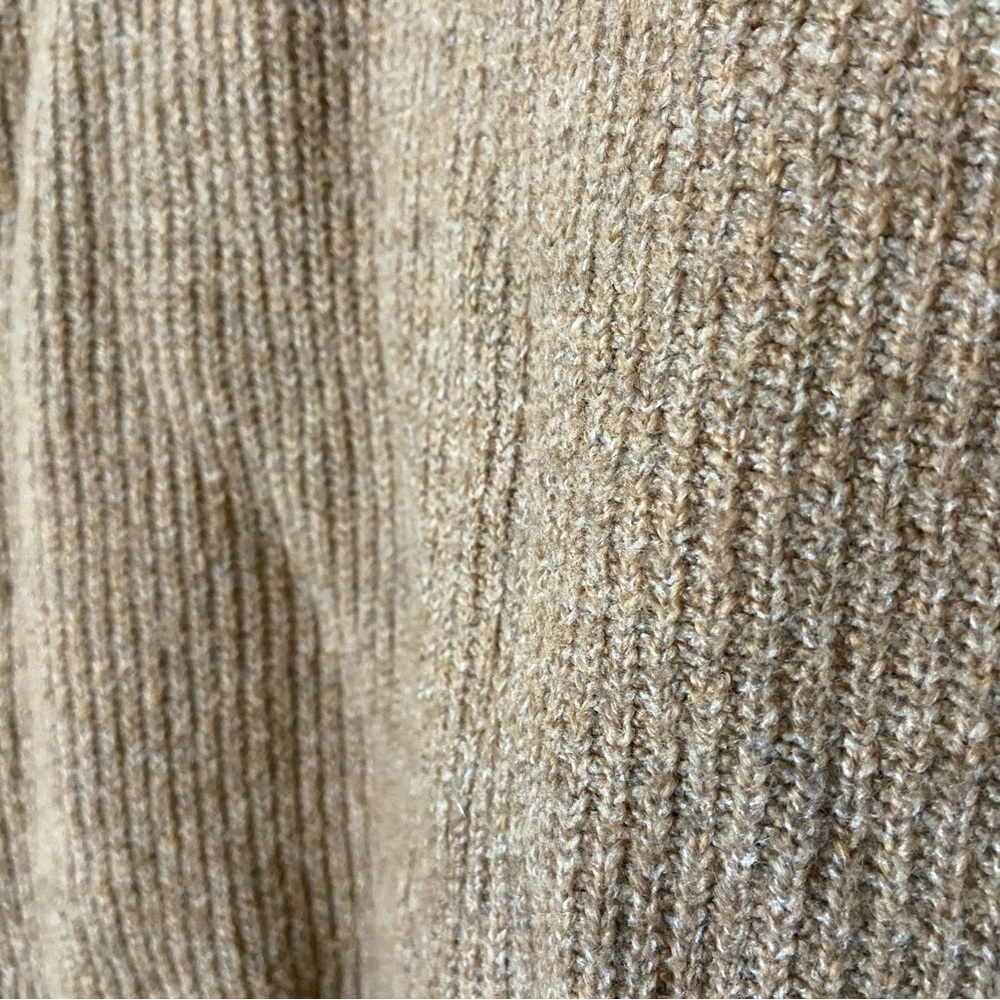 Old Navy V-Neck Sweater Size L - Picture 3 of 4